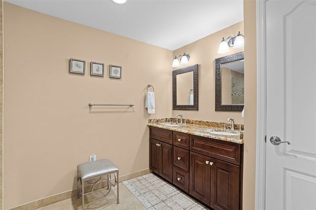 5075 Harmony Circle 301, Vero Beach, FL 32967