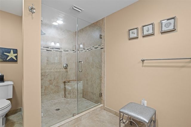 5075 Harmony Circle 301, Vero Beach, FL 32967