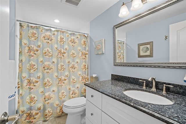 5075 Harmony Circle 301, Vero Beach, FL 32967