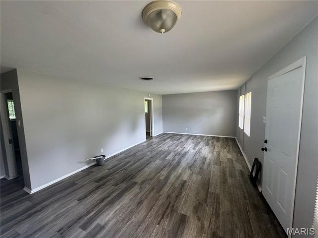 6837 Saint Olaf Drive, St Louis, MO 63134