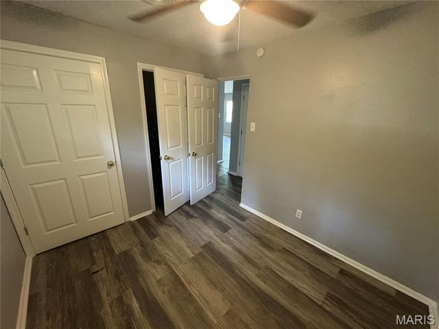 6837 Saint Olaf Drive, St Louis, MO 63134