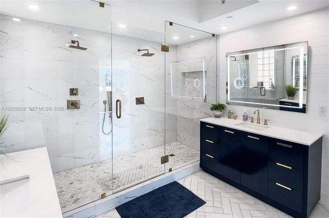 3330 NE 190th Street UPH11, Aventura, FL 33180