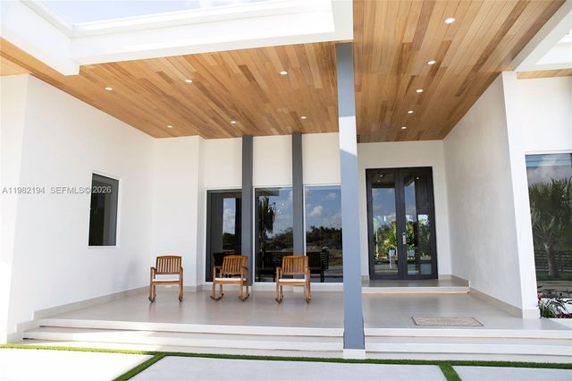 13231 SW 220 ST, Miami, FL 33170