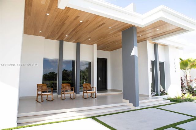 13231 SW 220 ST, Miami, FL 33170