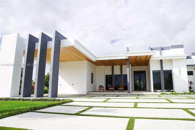 13231 SW 220 ST, Miami, FL 33170