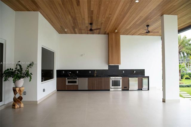 13231 SW 220 ST, Miami, FL 33170