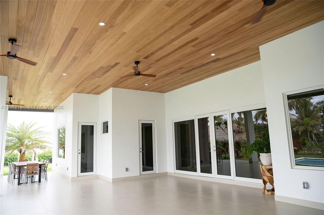 13231 SW 220 ST, Miami, FL 33170