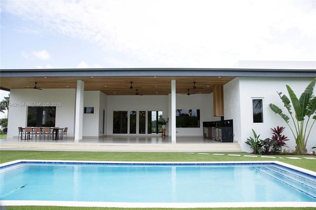 13231 SW 220 ST, Miami, FL 33170