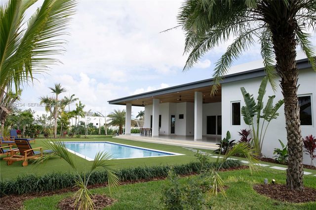 13231 SW 220 ST, Miami, FL 33170