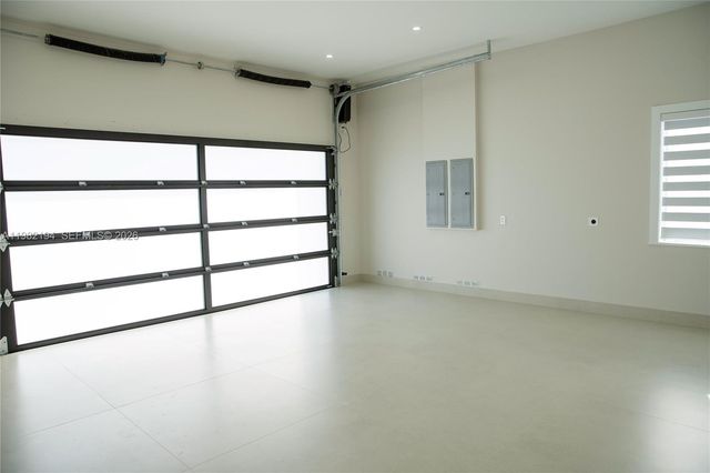 13231 SW 220 ST, Miami, FL 33170