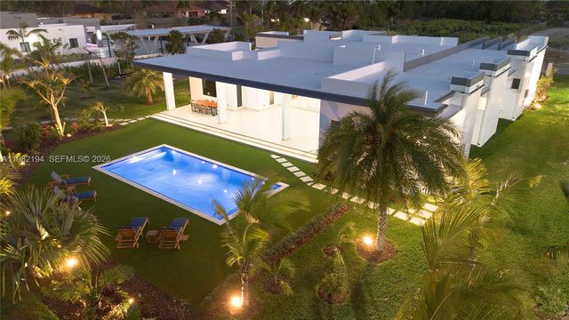 13231 SW 220 ST, Miami, FL 33170