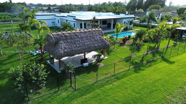 13231 SW 220 ST, Miami, FL 33170