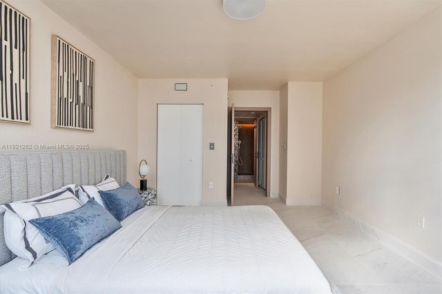 2080 S Ocean Dr 809, Hallandale Beach, FL 33009