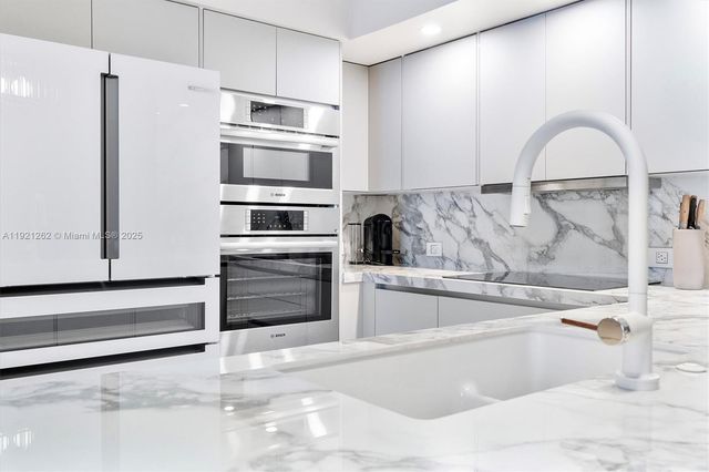 2080 S Ocean Dr 809, Hallandale Beach, FL 33009