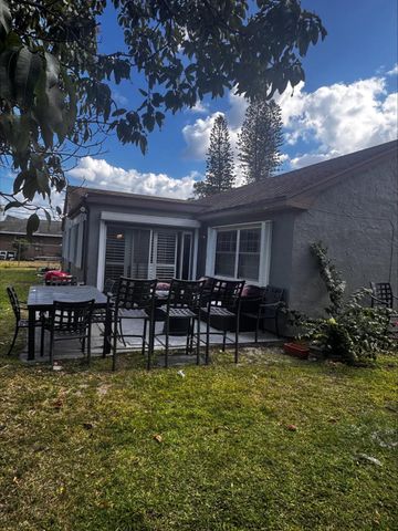 112 NE Caprona Avenue, Port St Lucie, FL 34983