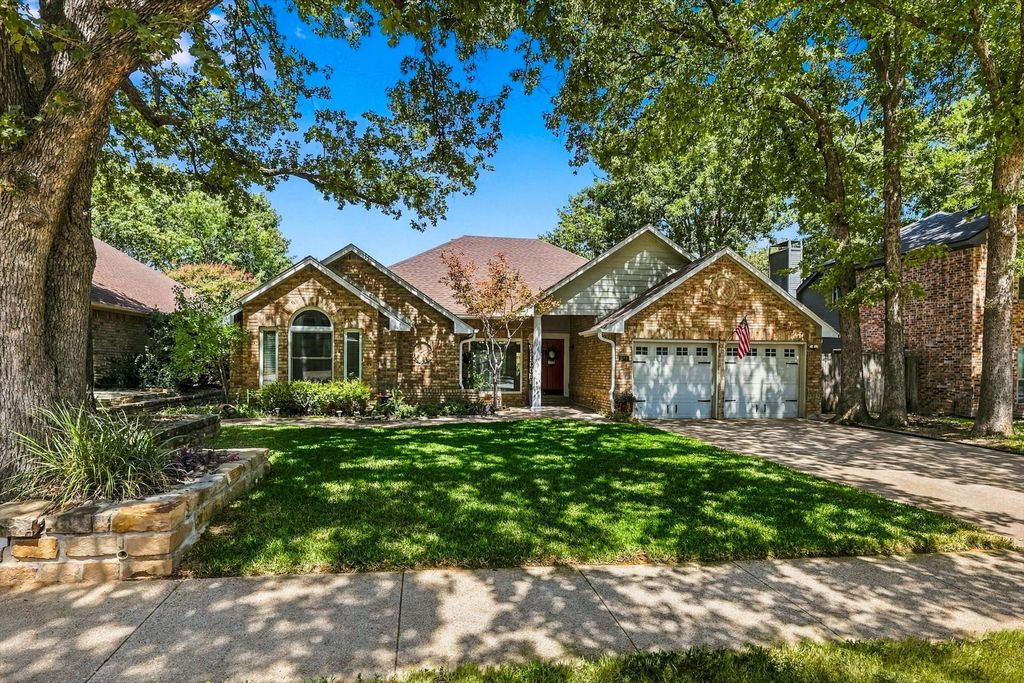 524 Post Oak Road, Grapevine, TX 76051 — exterior