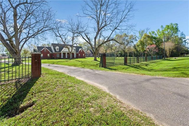 8391 Ramsey Road, Grand Bay, AL 36541