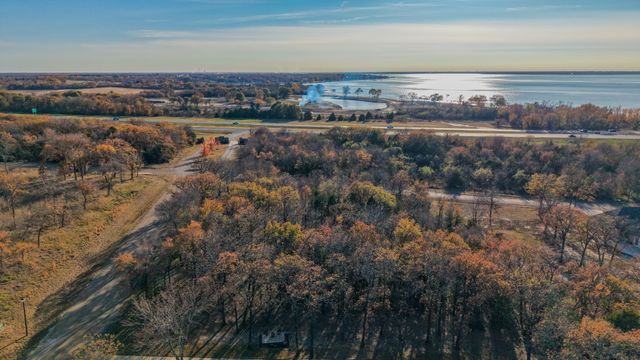 100 Oakmont Drive, Mabank, TX 75147