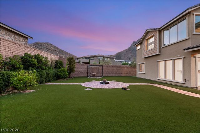 2720 Natural Rock Drive, Las Vegas, NV 89138