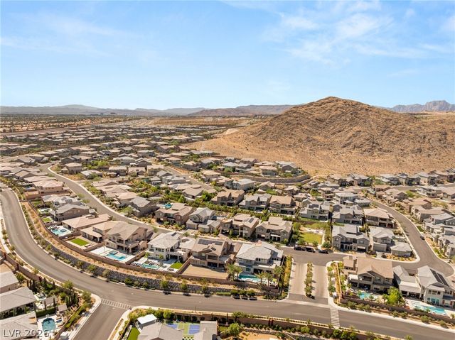 2720 Natural Rock Drive, Las Vegas, NV 89138