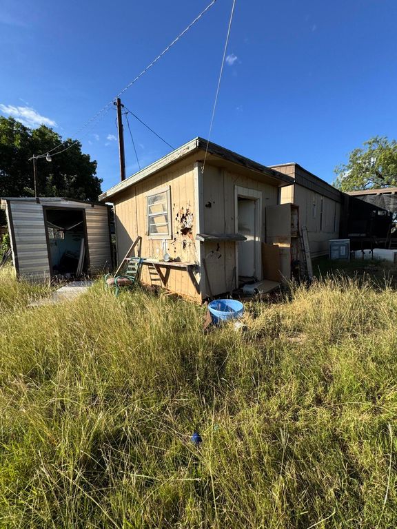 Image 14 of property listing at 6409 Lincoln Park Road, San Angelo, TX 76904