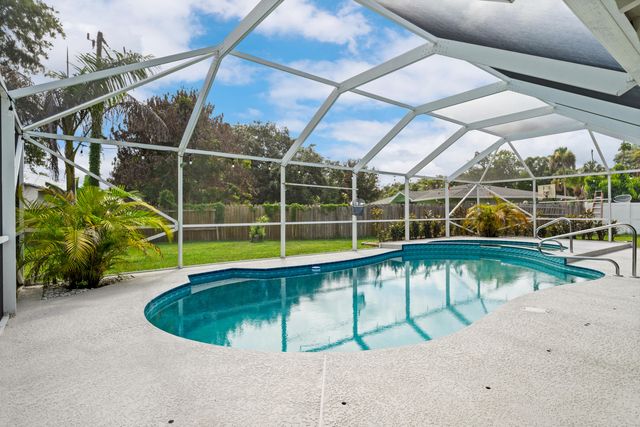 601 Dark Hammock Road, Fort Pierce, FL 34947