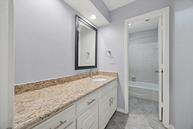 1103 Briarcliff Drive, Arlington, TX 76012