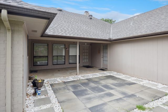 1103 Briarcliff Drive, Arlington, TX 76012