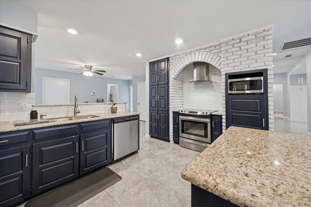 1103 Briarcliff Drive, Arlington, TX 76012