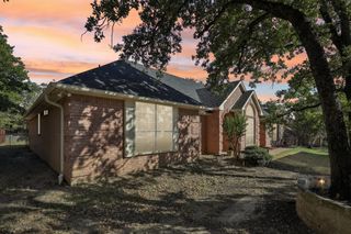 516 Shady Oaks Trail, Burleson, TX 76028