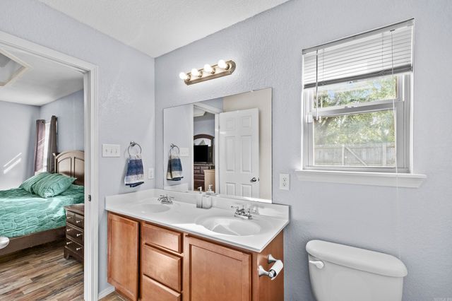 512 Saunders Drive, North Little Rock, AR 72117