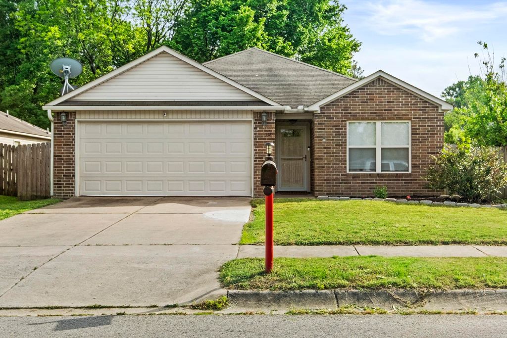 512 Saunders Drive, North Little Rock, AR 72117