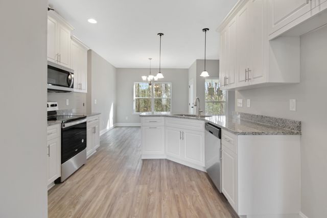 1675 Pine Ridge Dr N, Hephzibah, GA 30815