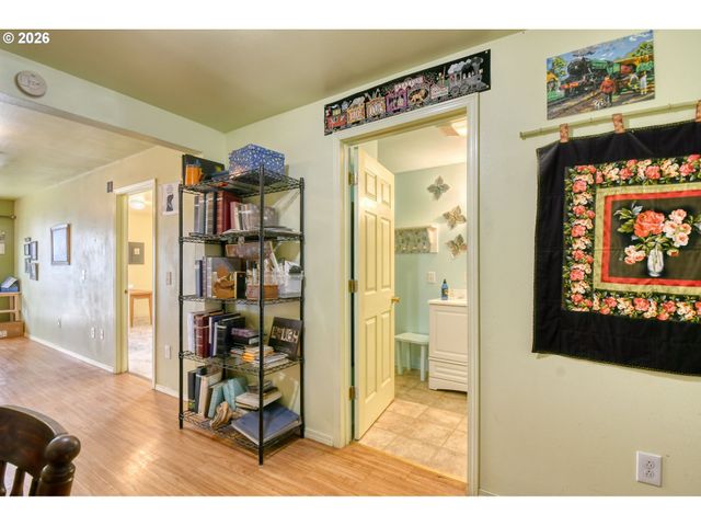 554 W HIGH St, Athena, OR 97813