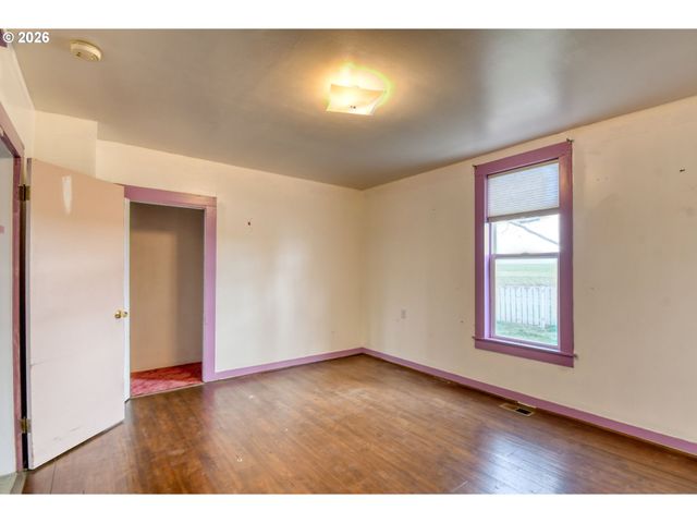 554 W HIGH St, Athena, OR 97813