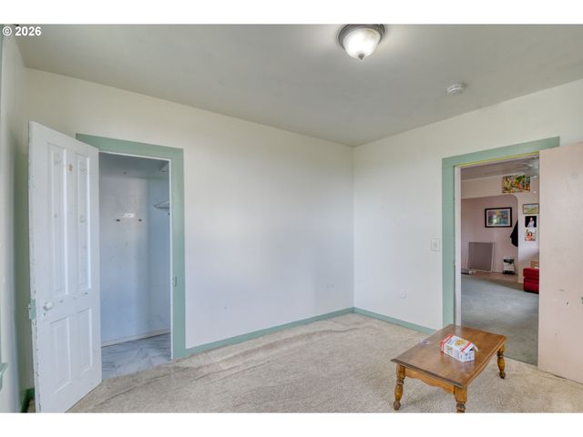 554 W HIGH St, Athena, OR 97813