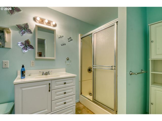 554 W HIGH St, Athena, OR 97813