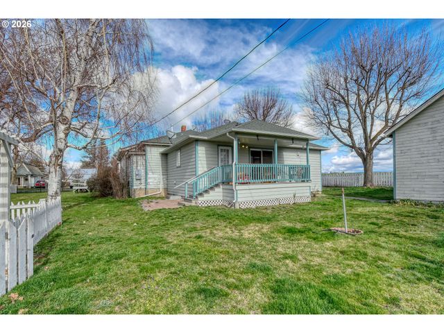 554 W HIGH St, Athena, OR 97813