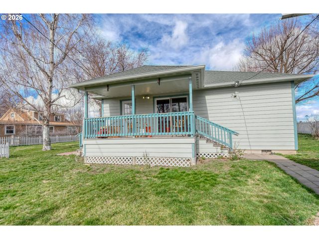 554 W HIGH St, Athena, OR 97813