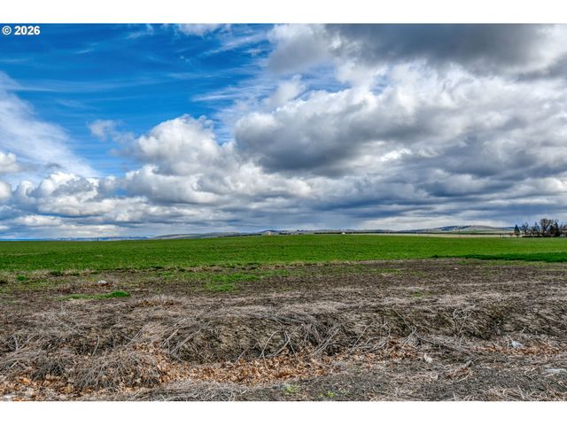 554 W HIGH St, Athena, OR 97813