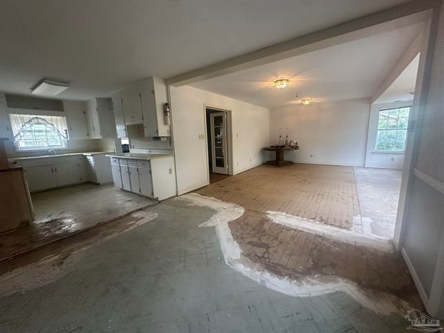1811 N Spring St, Pensacola, FL 32501