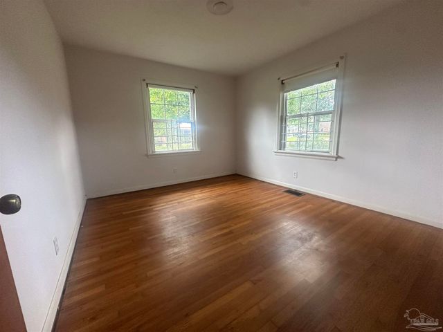 1811 N Spring St, Pensacola, FL 32501