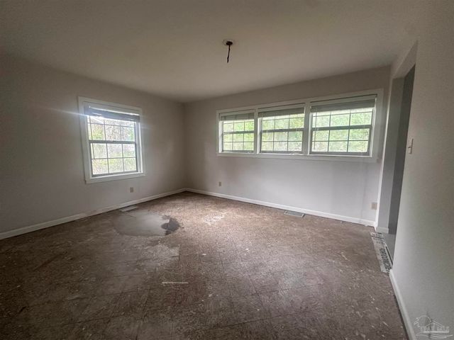1811 N Spring St, Pensacola, FL 32501