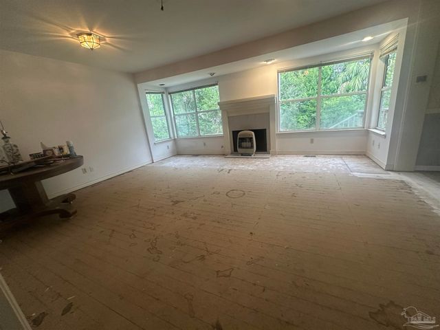 1811 N Spring St, Pensacola, FL 32501
