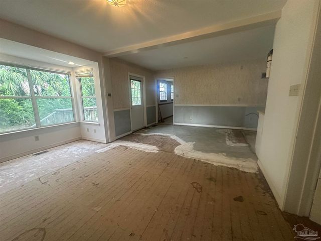 1811 N Spring St, Pensacola, FL 32501