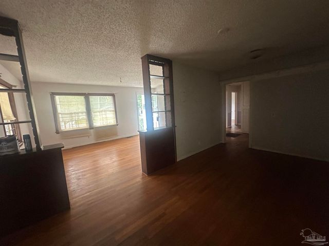1811 N Spring St, Pensacola, FL 32501
