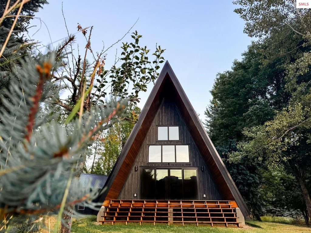 2151 Highland Flats Rd, Naples, ID 83847 photo 16