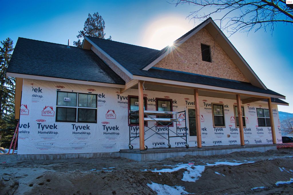 2151 Highland Flats Rd, Naples, ID 83847 photo 2