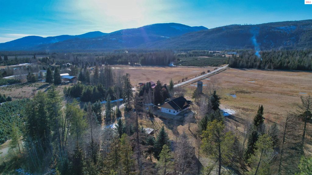 2151 Highland Flats Rd, Naples, ID 83847 photo 28