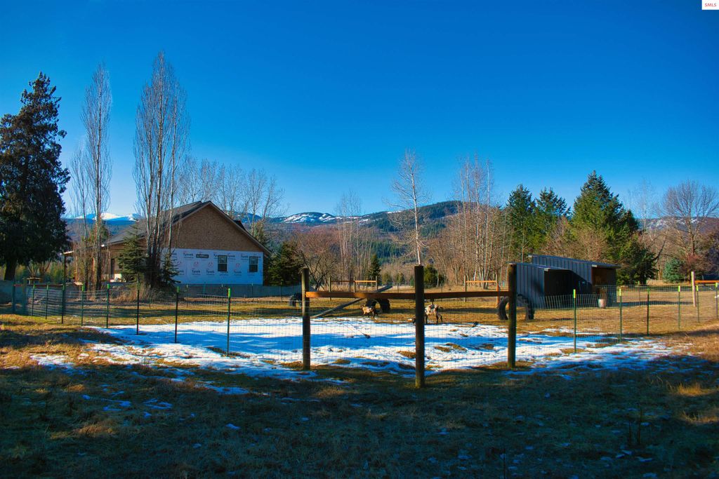 2151 Highland Flats Rd, Naples, ID 83847 photo 31